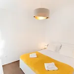 Basic Old House Apartman *