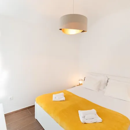 Basic Old House Apartament *
