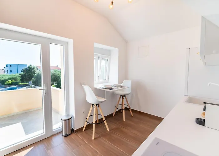 Basic Old House Apartman