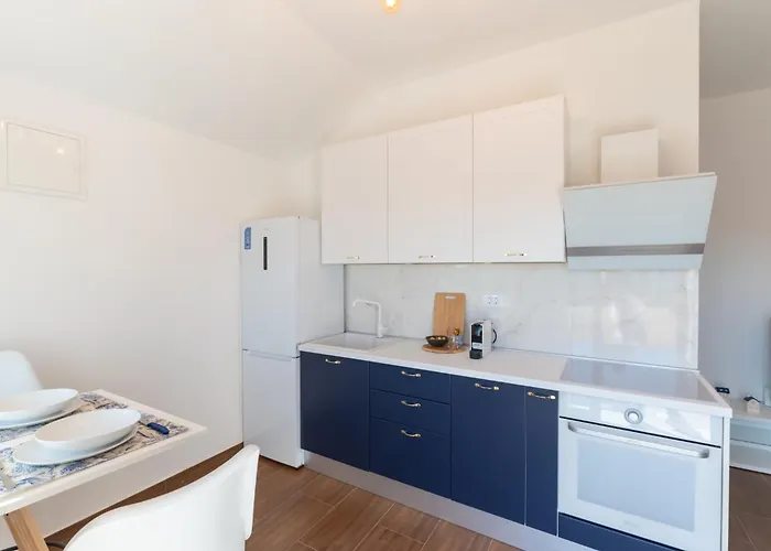 Basic Old House * Vir