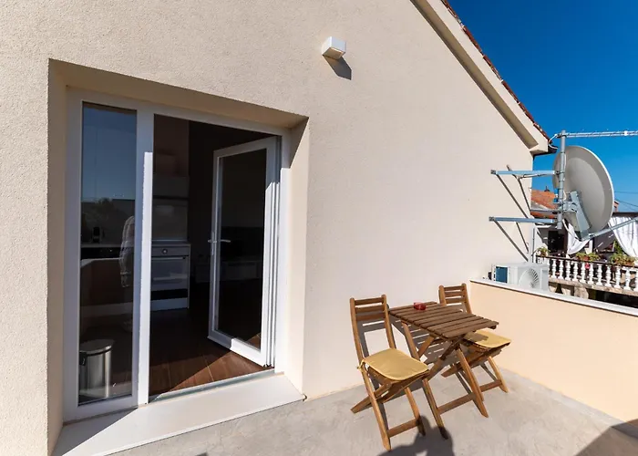 Apartman Basic Old House Vir