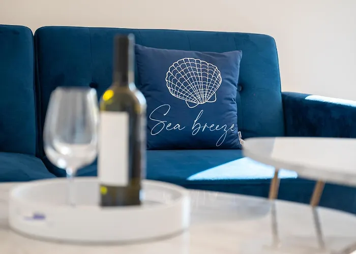 Basic Old House Apartman Vir